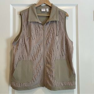 Chicos Perfect Stretch Zip up Vest
